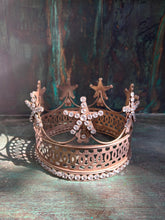 Load image into Gallery viewer, Santos Star Crown