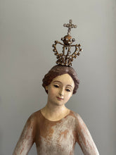 Load image into Gallery viewer, Mini Santos Crown