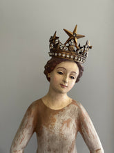 Load image into Gallery viewer, Mini Santos Crown