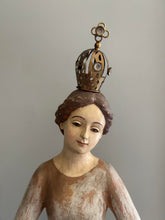 Load image into Gallery viewer, Mini Santos Crown