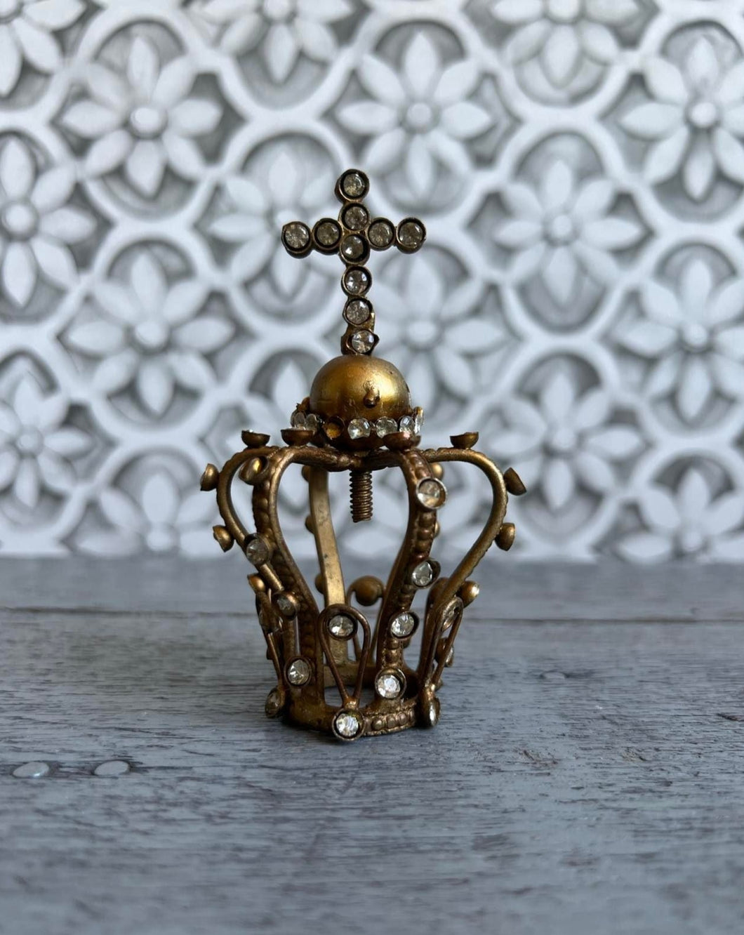 Kingly Santos Crown